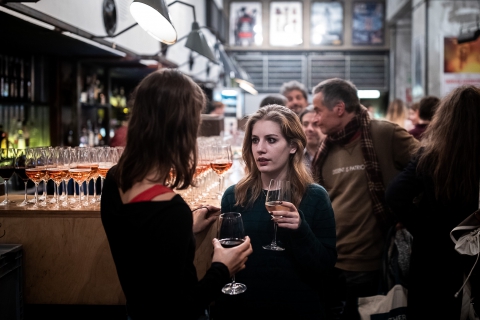 Celebrating with wine after the Award Ceremony / Photo: Zoltán Adrián